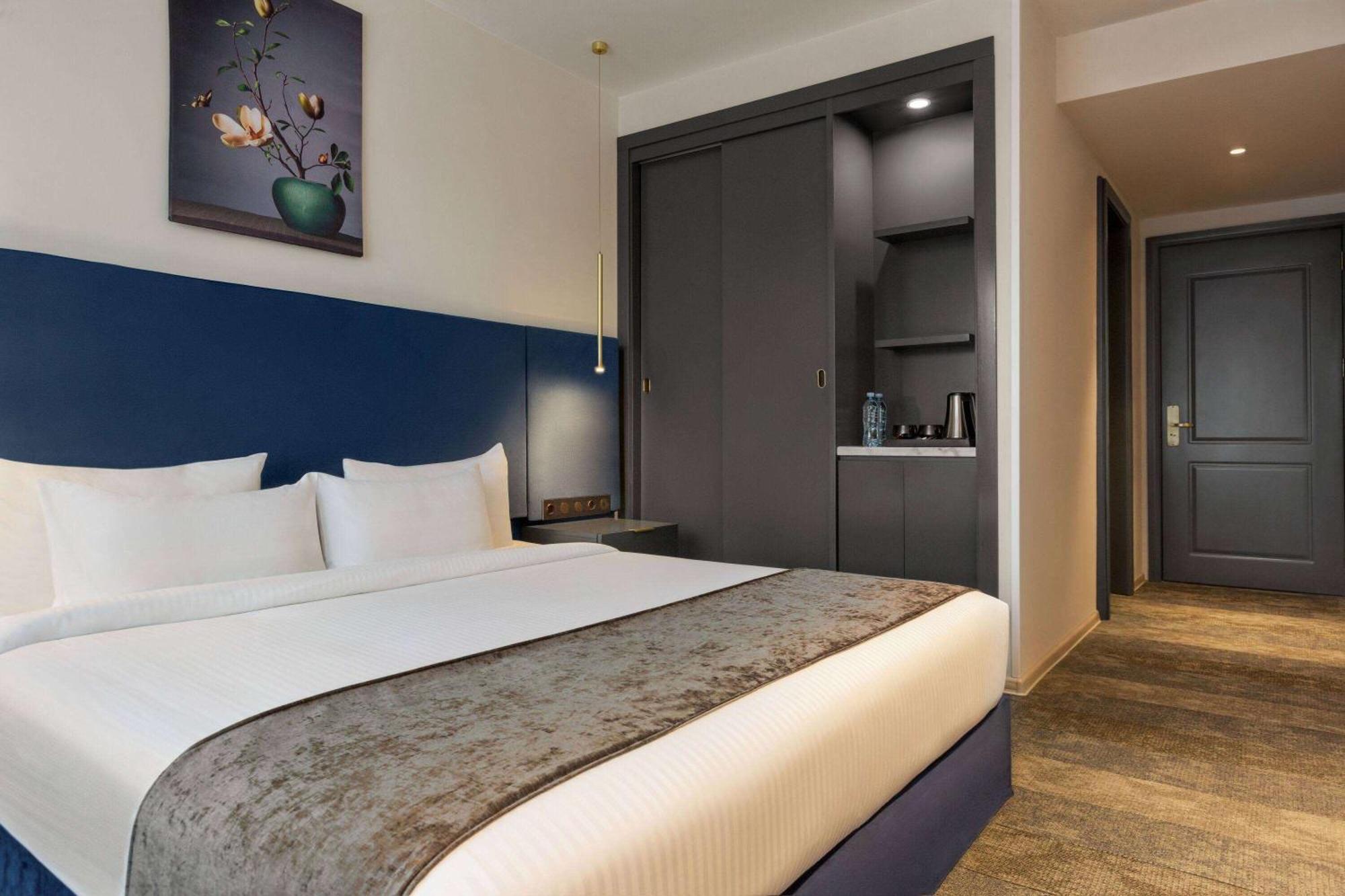 Ramada By Wyndham Tbilisi Old City Eksteriør billede