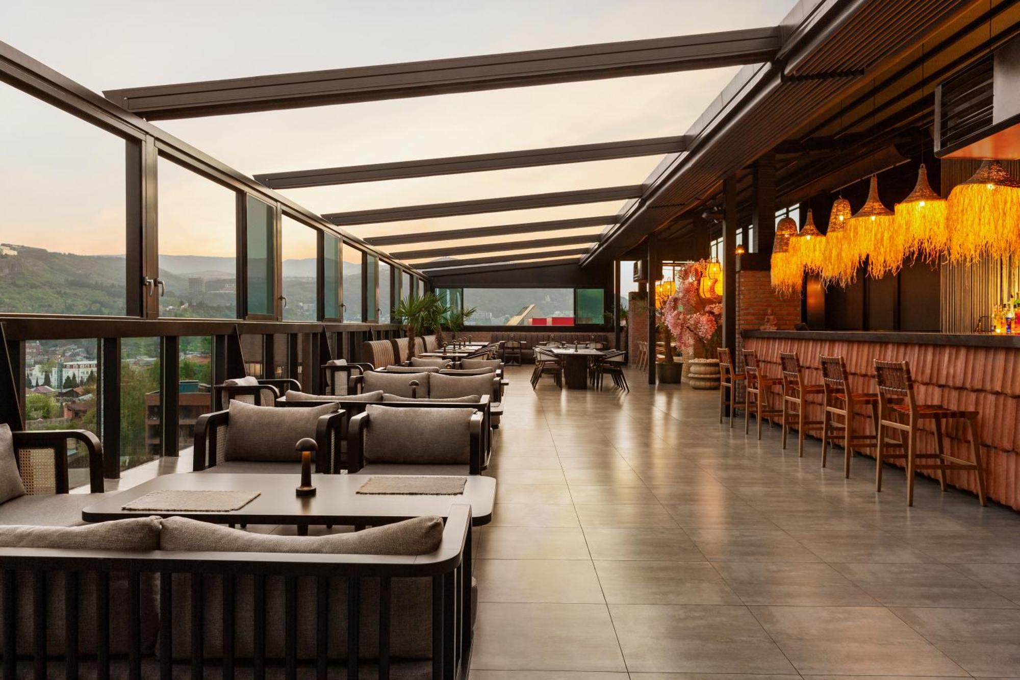 Ramada By Wyndham Tbilisi Old City Eksteriør billede